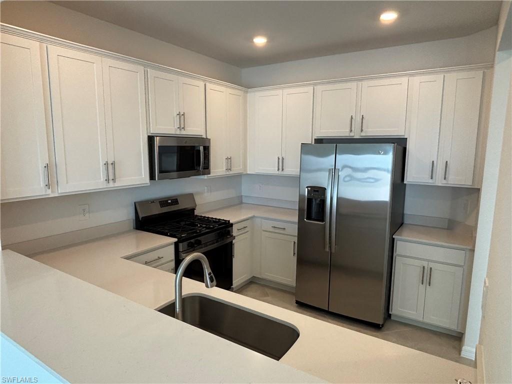 TUCKERS COVE - Residential Lease