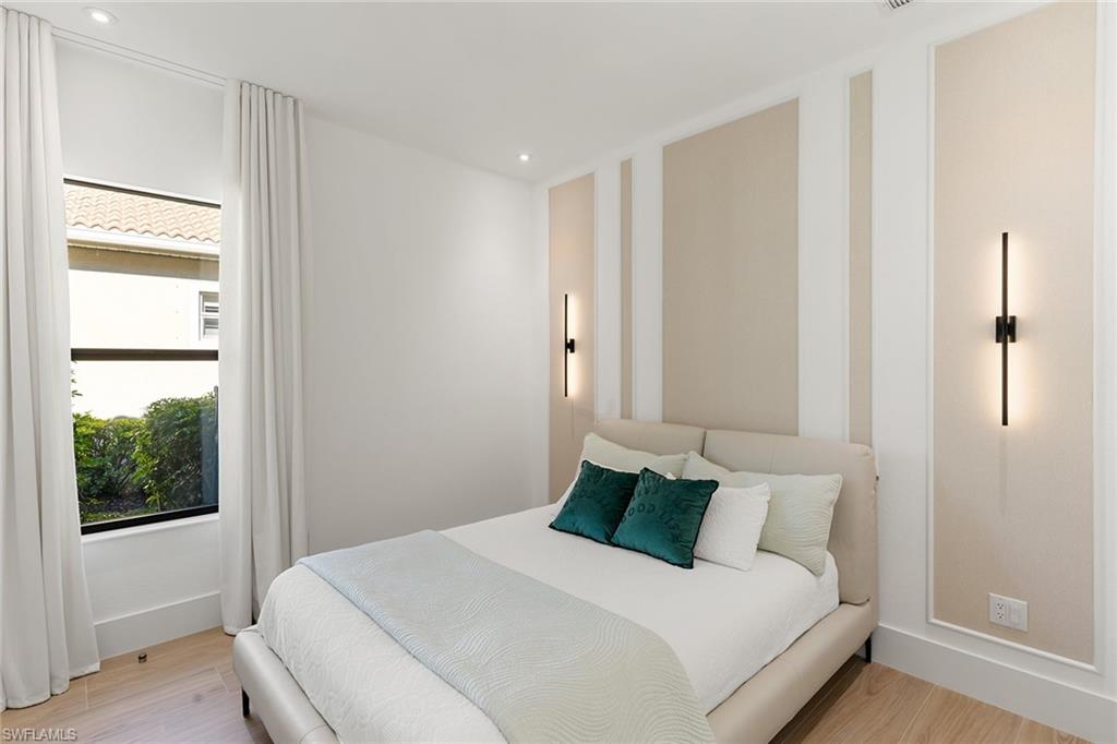 MUSTANG ISLAND - Residential