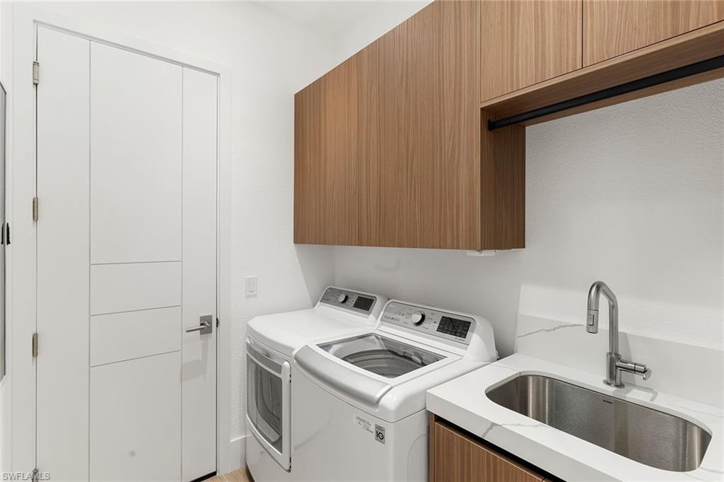 MUSTANG ISLAND - Residential