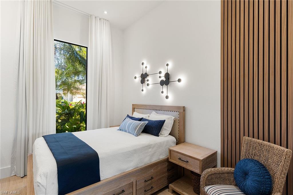 MUSTANG ISLAND - Residential