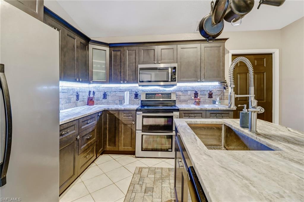 GOLDEN GATE ESTATES - Residential