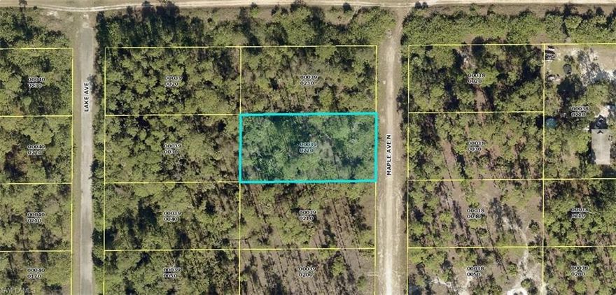 Great Fast developing area with many new homes.  Seller has many other home sites available and will discount for bulk sales.1/2 Acre home site.  You will have that extra room, for all your toys and a place to store them!