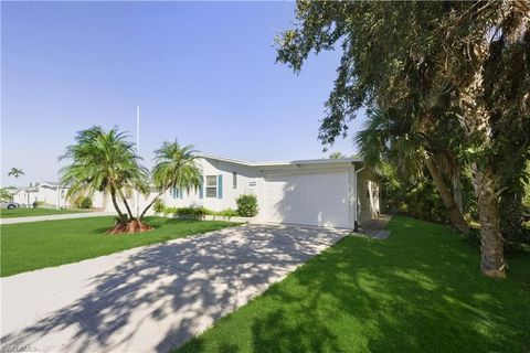 234 Riverwood RD NAPLES FL 34114