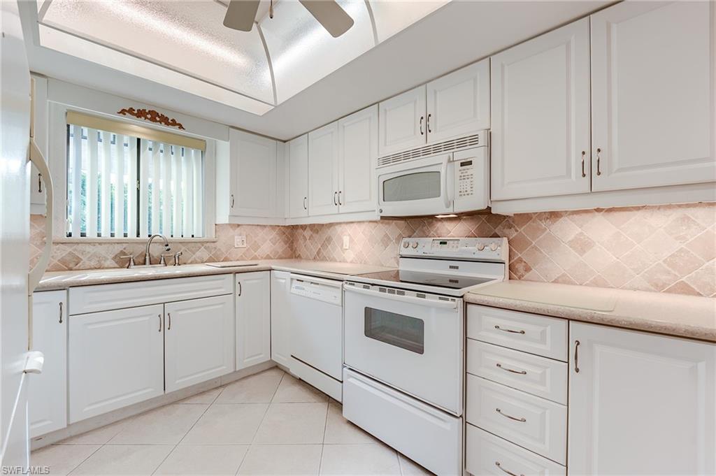 WINDJAMMER VILLAGE AT THE LAND - Residential