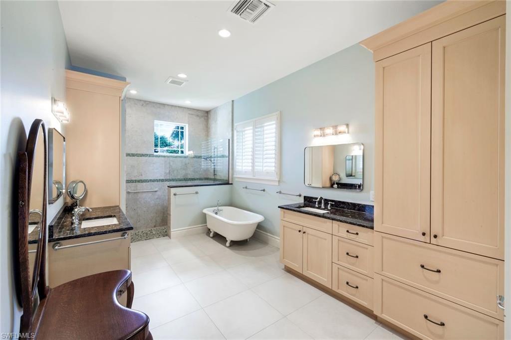 PARK SHORE - Residential