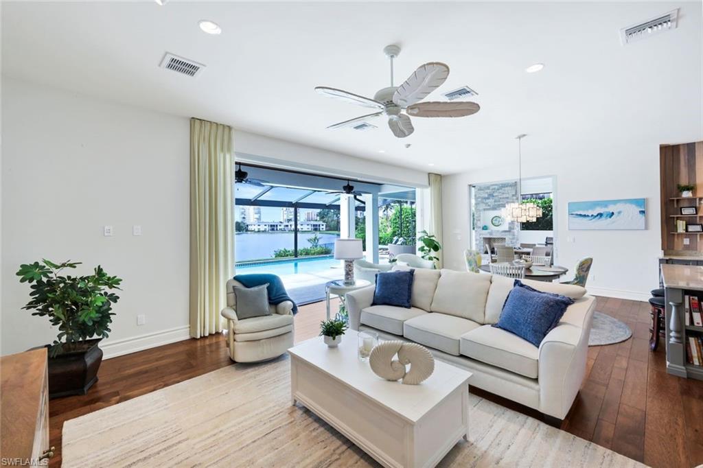 PARK SHORE - Residential