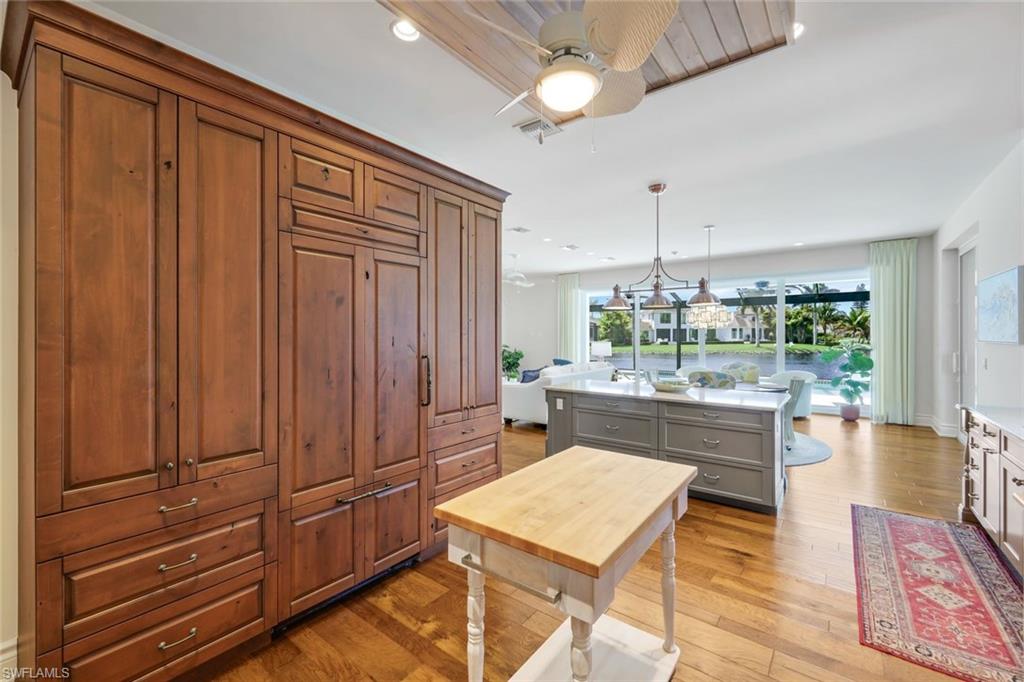 PARK SHORE - Residential