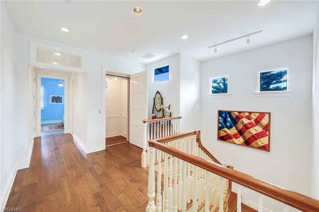 PARK SHORE - Residential