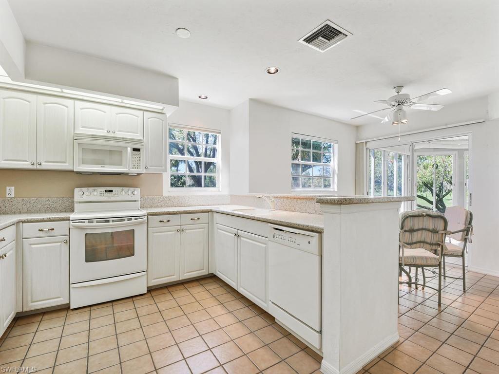 WEDGEFIELD VILLAS - Residential