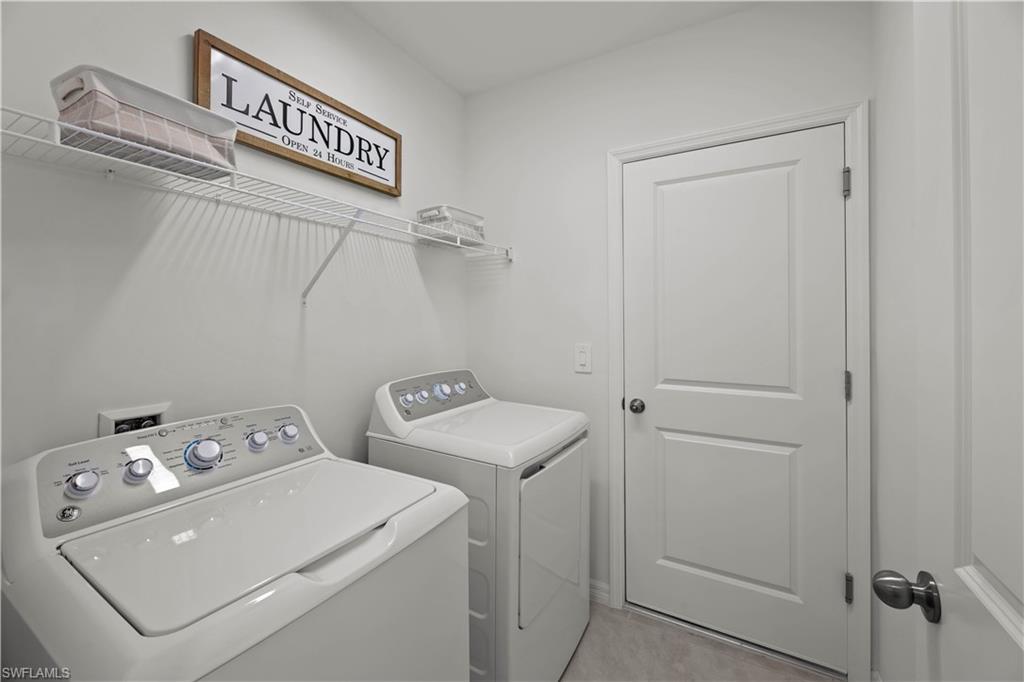 SAVANNA LAKES - Residential