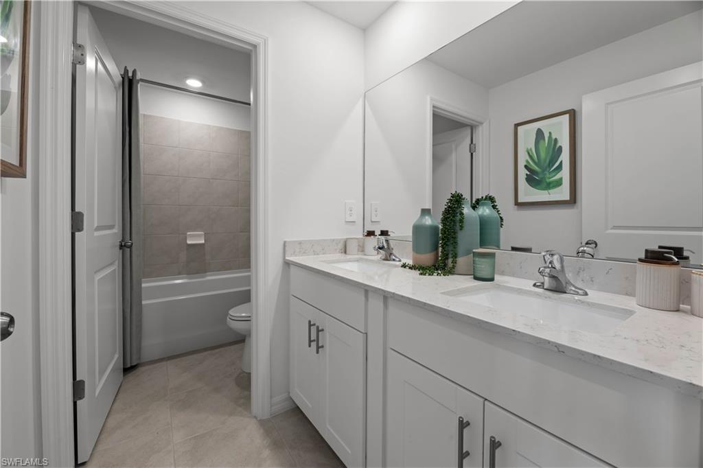 SAVANNA LAKES - Residential