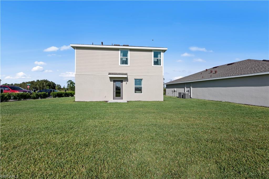 SAVANNA LAKES - Residential