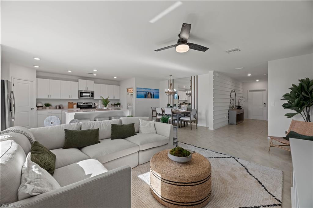 SAVANNA LAKES - Residential