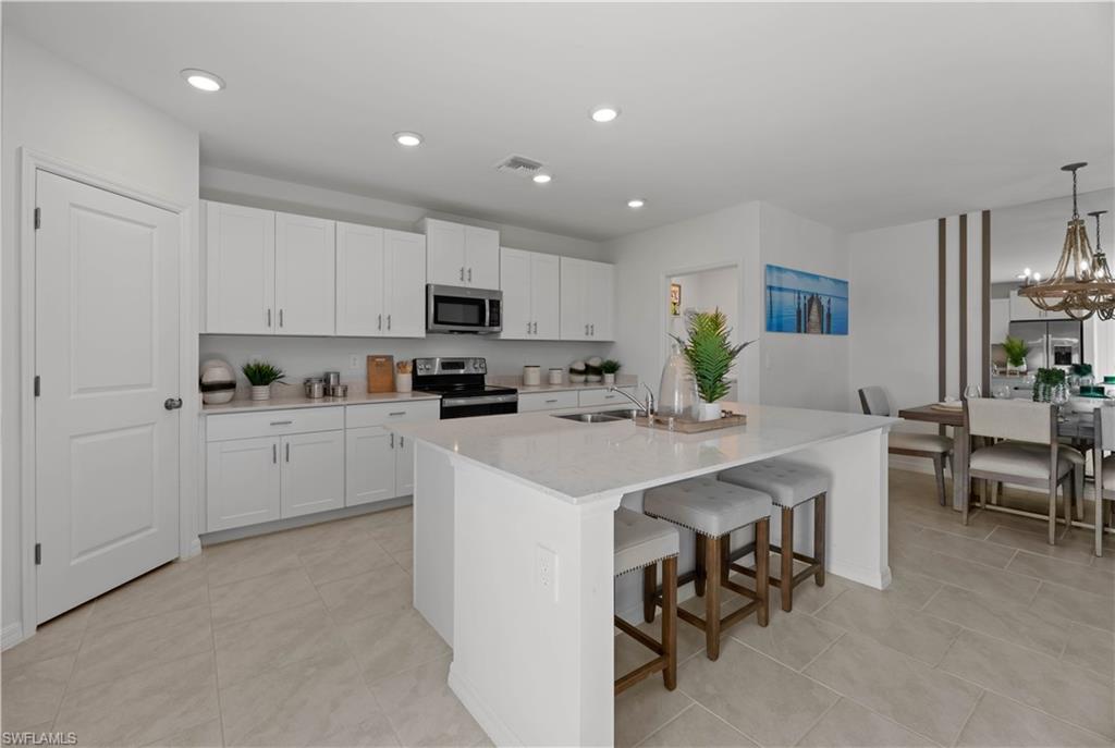 SAVANNA LAKES - Residential