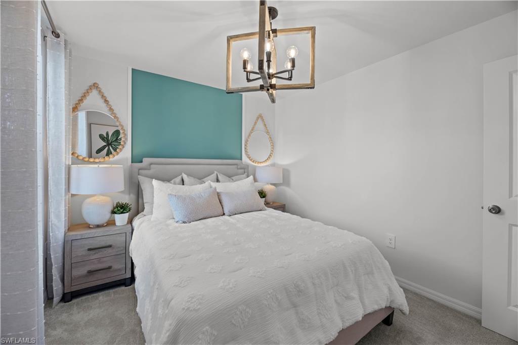 SAVANNA LAKES - Residential