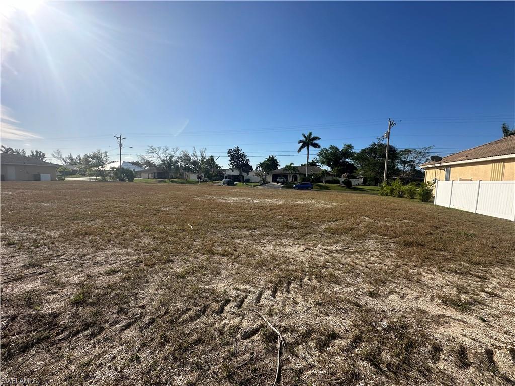 CAPE CORAL - Land