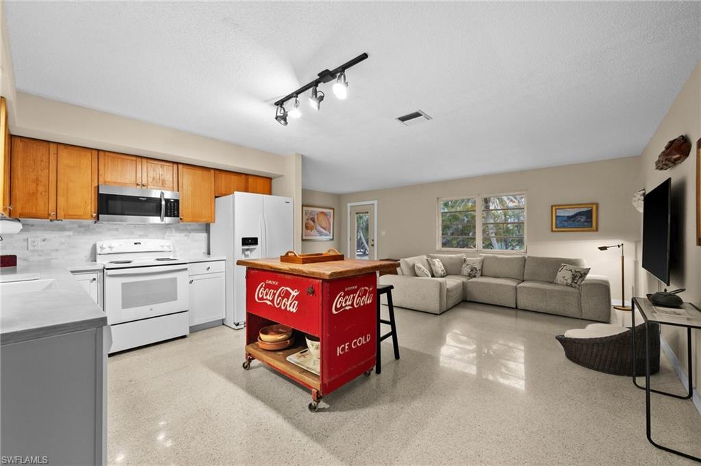 PINE ISLAND SHORES UNIT 3 - Residential