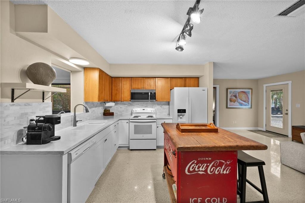 PINE ISLAND SHORES UNIT 3 - Residential