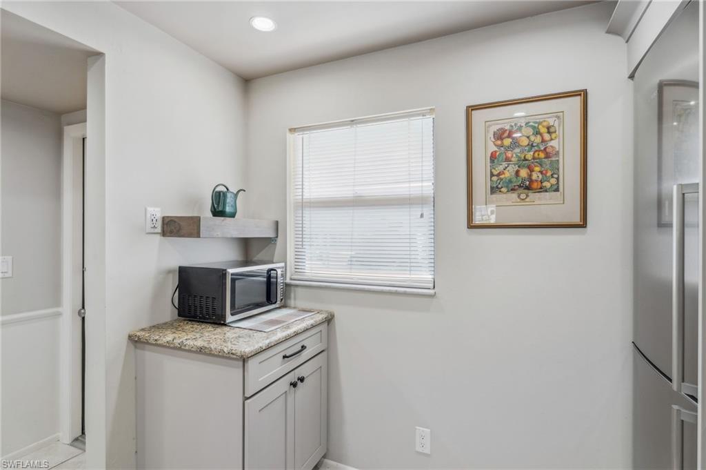 CAPE SHORE CONDOMINIUM - Residential Lease