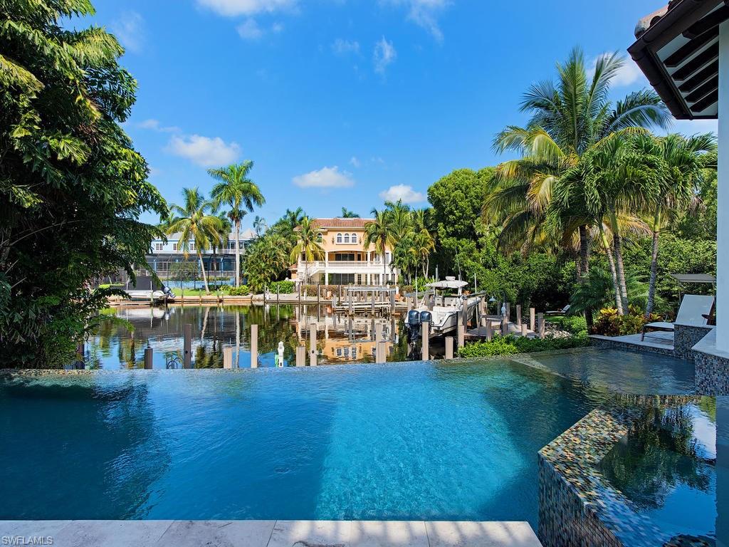 AQUALANE SHORES - Residential