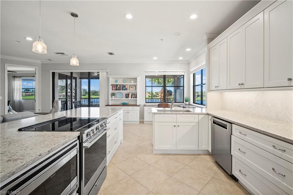 COACH HOMES AT HERITAGE BAY - Residential