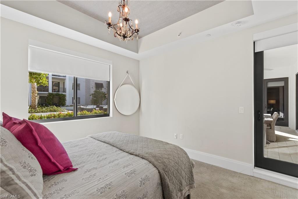 NAPLES SQUARE - Residential