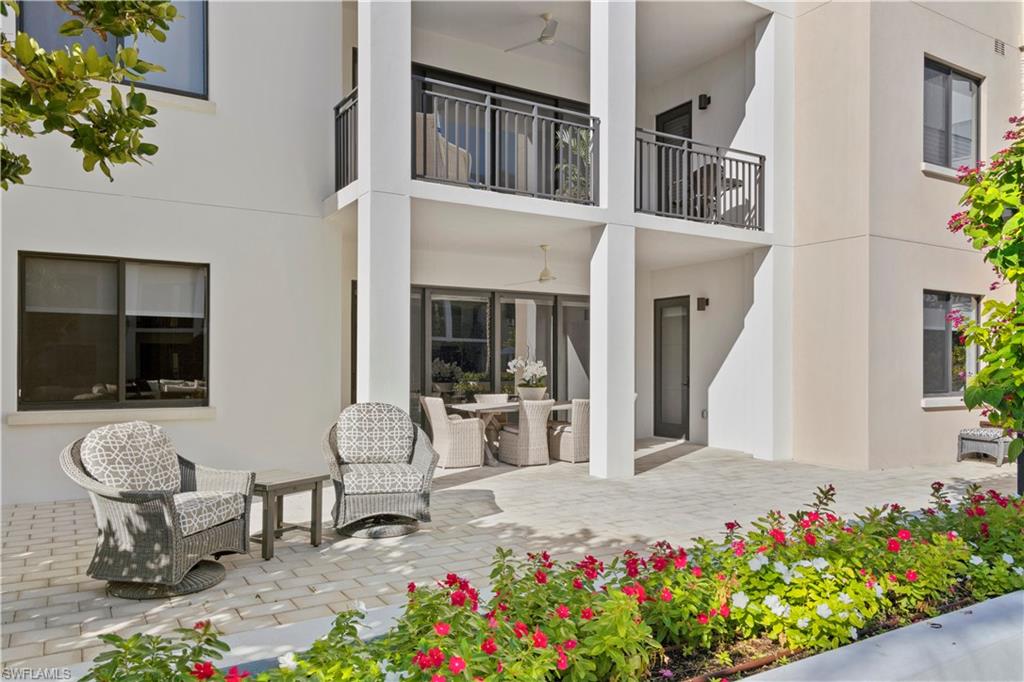 NAPLES SQUARE - Residential