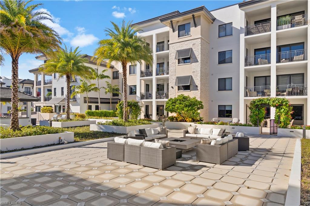 NAPLES SQUARE - Residential