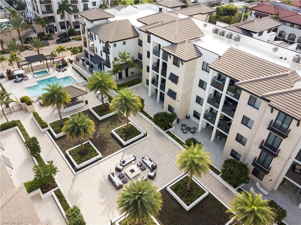 NAPLES SQUARE - Residential