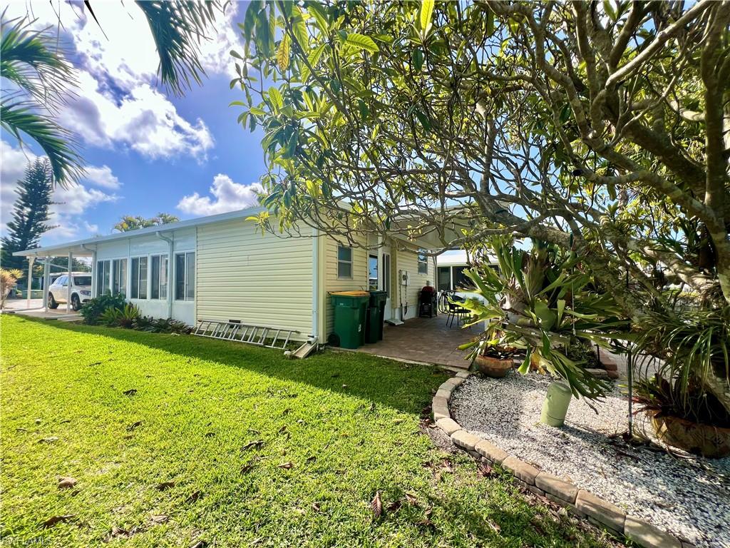 NAPLES MOBILE ESTATES - Residential