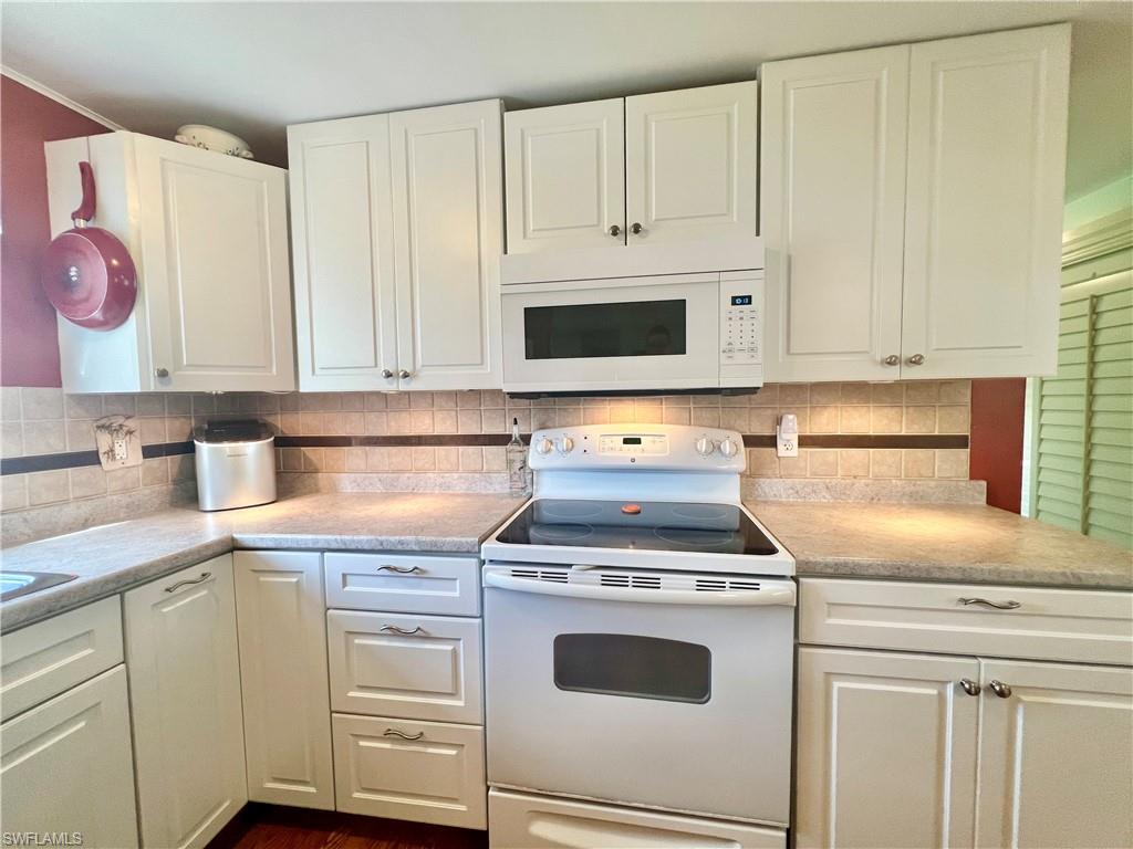 NAPLES MOBILE ESTATES - Residential