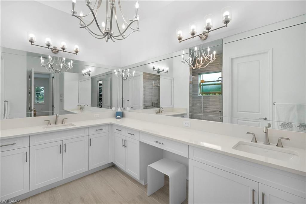 VALENCIA TRAILS - Residential