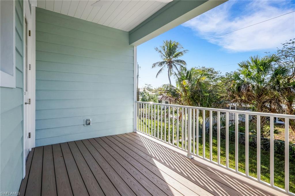 NAPLES VILLAS - Residential