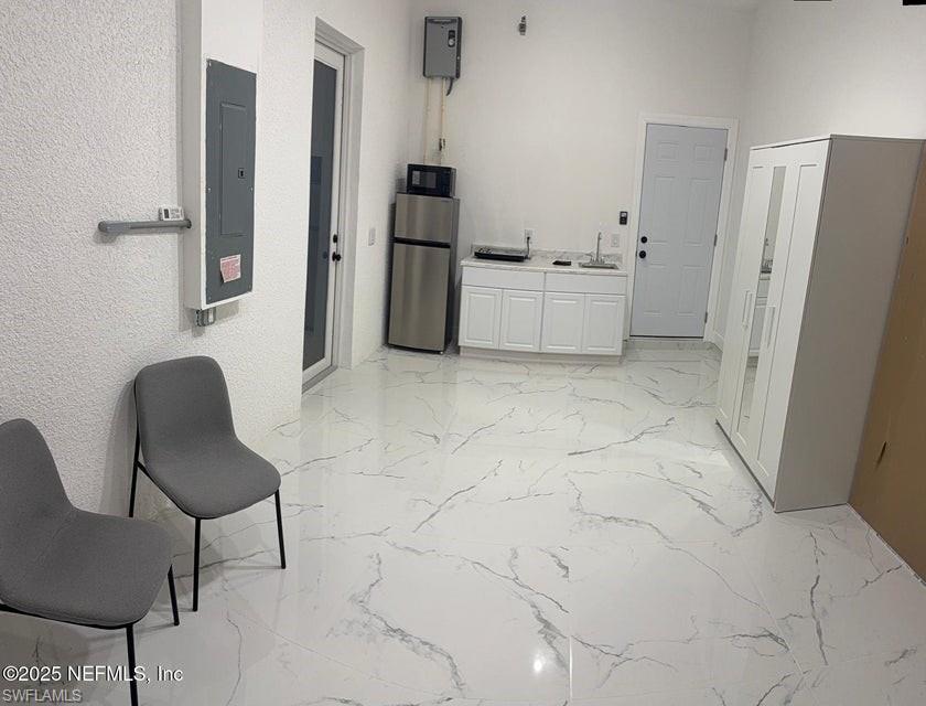 GREENBRIAR - Residential Lease