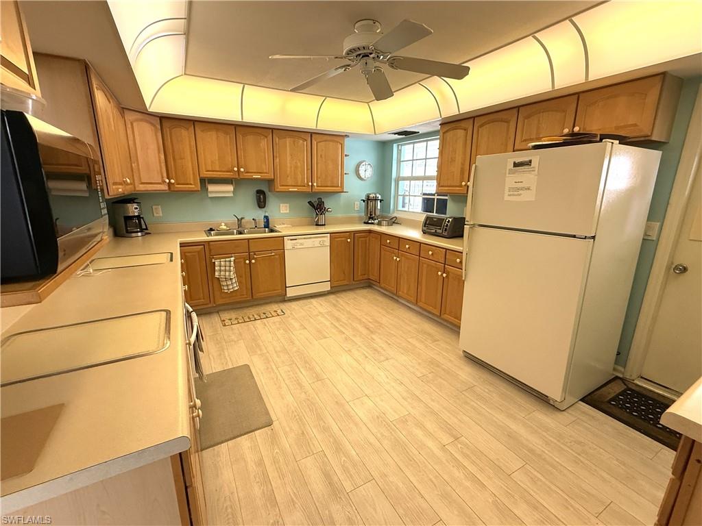 MYERLEE CIRCLE CONDO - Residential