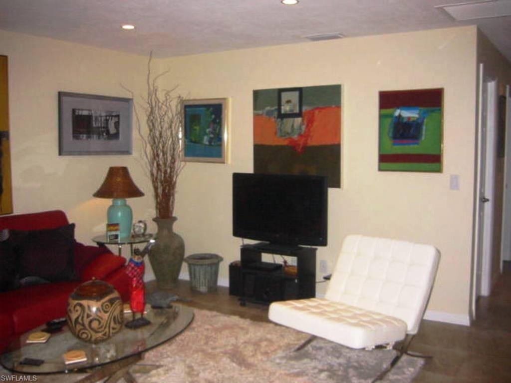 SEMINOLE GARDEN APARTMENTS - Residential