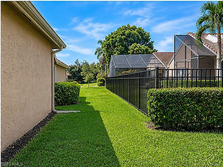 1654 Triangle Palm TER
