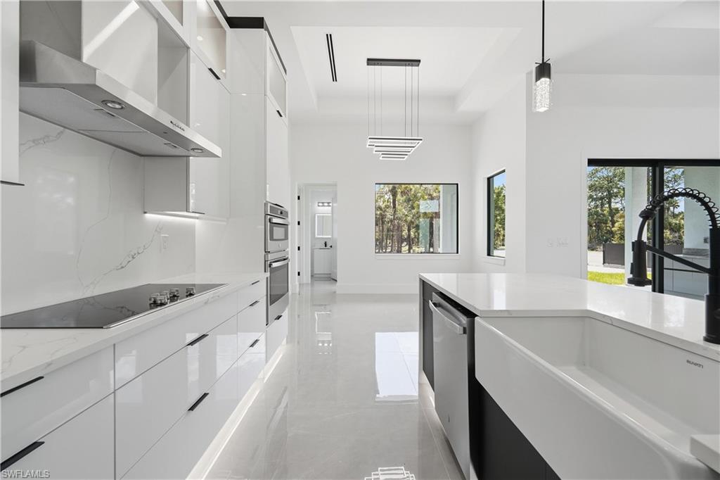 GOLDEN GATE ESTATES - Residential