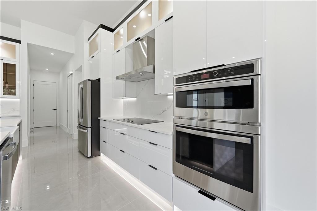 GOLDEN GATE ESTATES - Residential