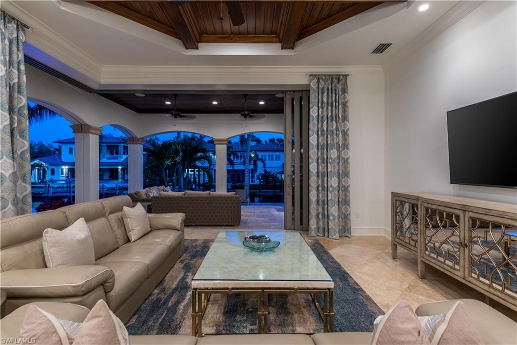 AQUALANE SHORES - Residential