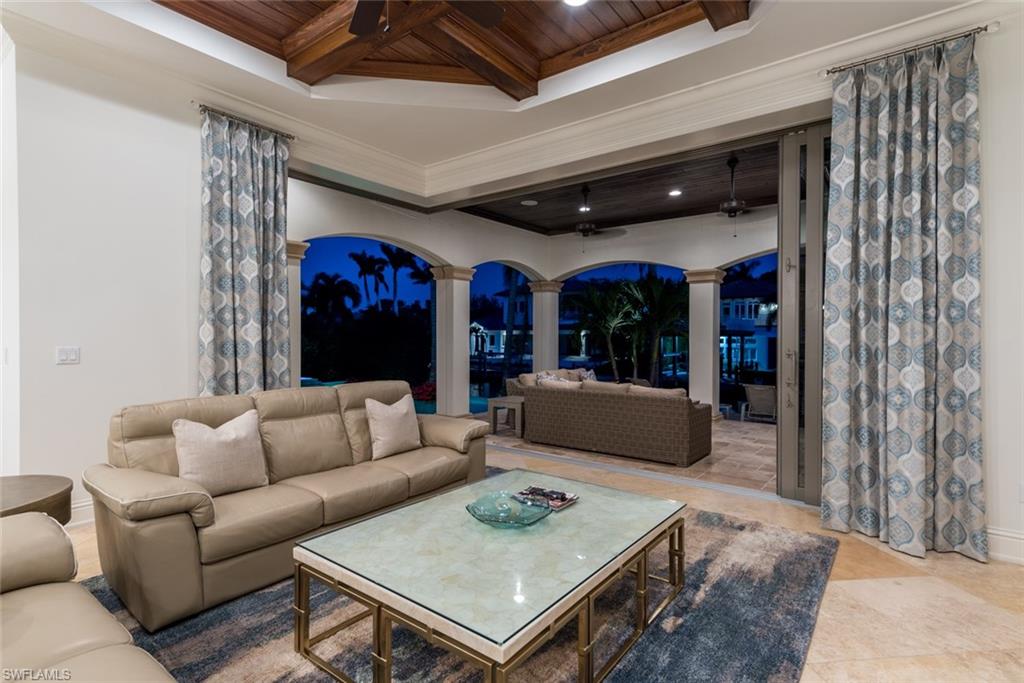 AQUALANE SHORES - Residential