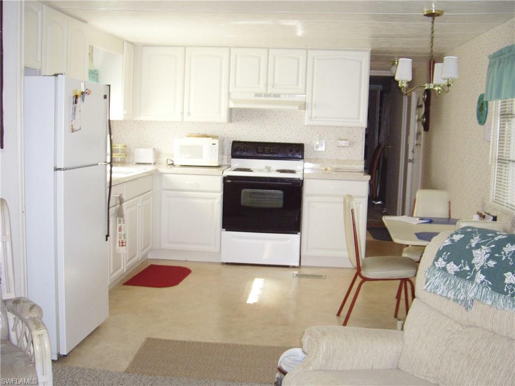 LAUREL ESTATES MOBILE HOME VIL - Residential