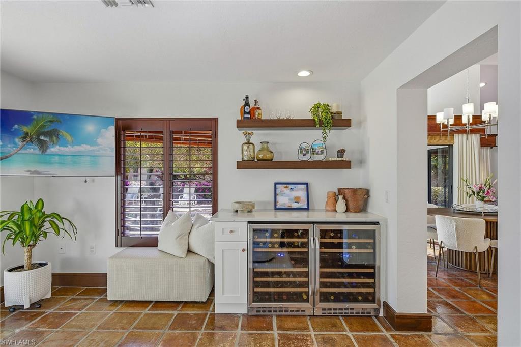 LAS BRISAS AT PELICAN BAY - Residential