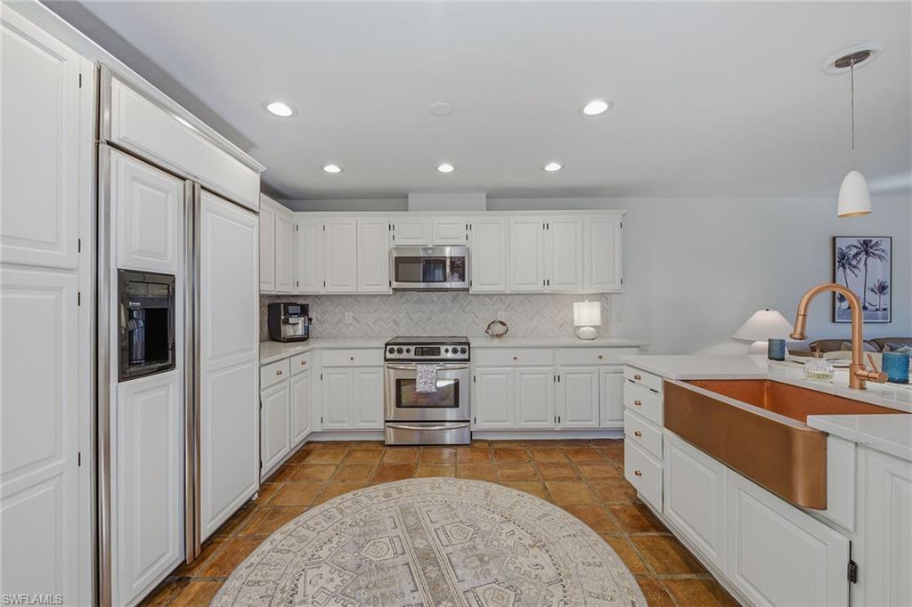 LAS BRISAS AT PELICAN BAY - Residential