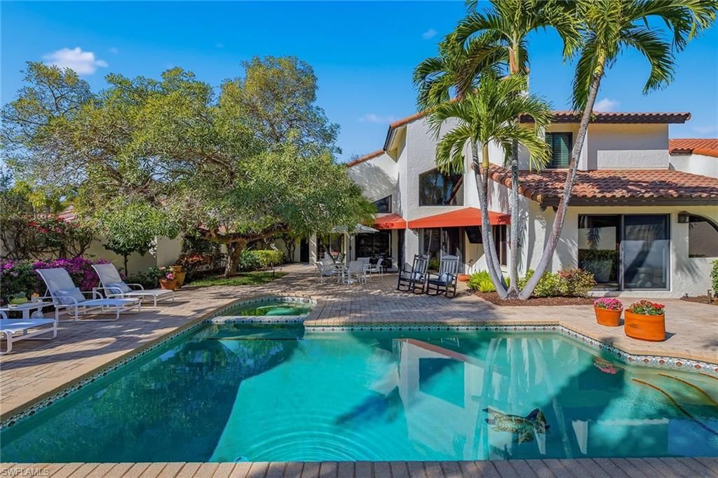 Photo of 9 Las Brisas WAY #10, NAPLES, FL 34108 (MLS # 226006070)