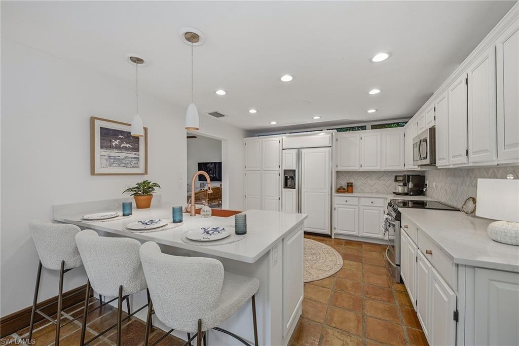 LAS BRISAS AT PELICAN BAY - Residential