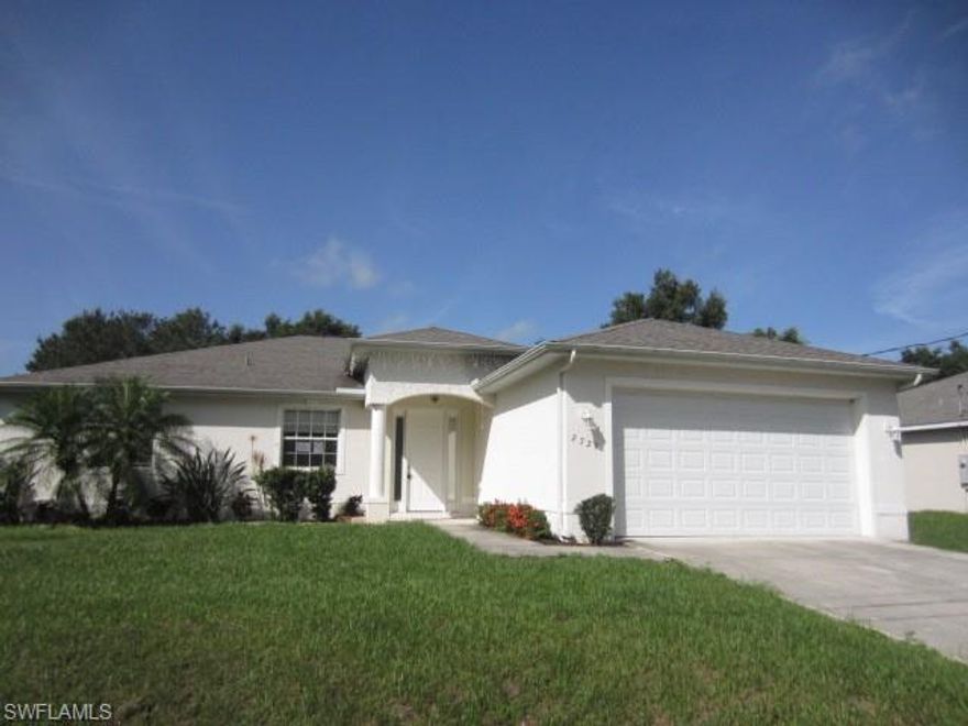 AMAZING 3BR/2BA home with almost 2,000 sq.ft. under air! Spacious and open floor plan with tray ceilings. Huge Master Bath with garden tub, separate shower and dual sinks. Large Master Bedroom with sliding patio doors out to screened patio. Backyard with shade tees and open space for kids play area, pets and entertaining. Don't delay-SCHEDULE a showing TODAY!