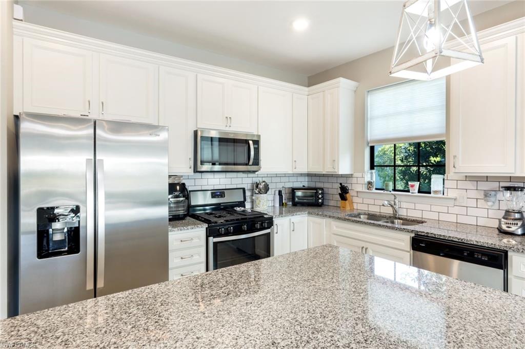 ESPLANADE LAKE CLUB - Residential