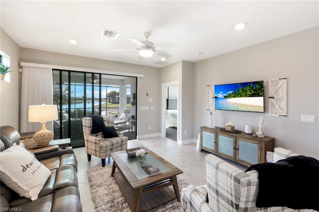 ESPLANADE LAKE CLUB - Residential