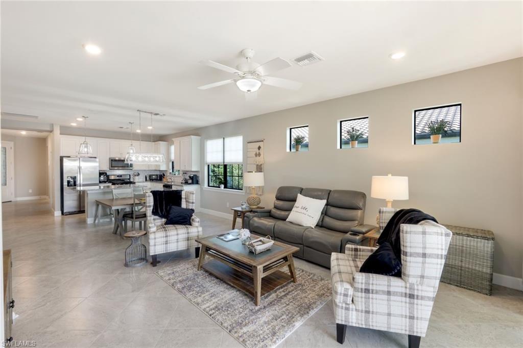 ESPLANADE LAKE CLUB - Residential